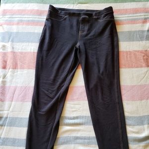 Medium Leggings Looks like Jeans